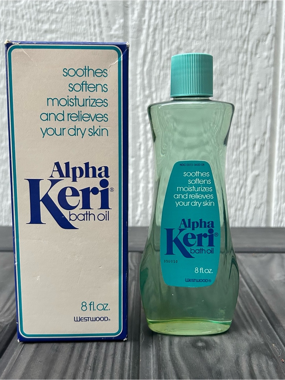 NIB Vintage 80’s Alpha Keri Shower & Bath Oil For Dry Skin 8 oz New Unused